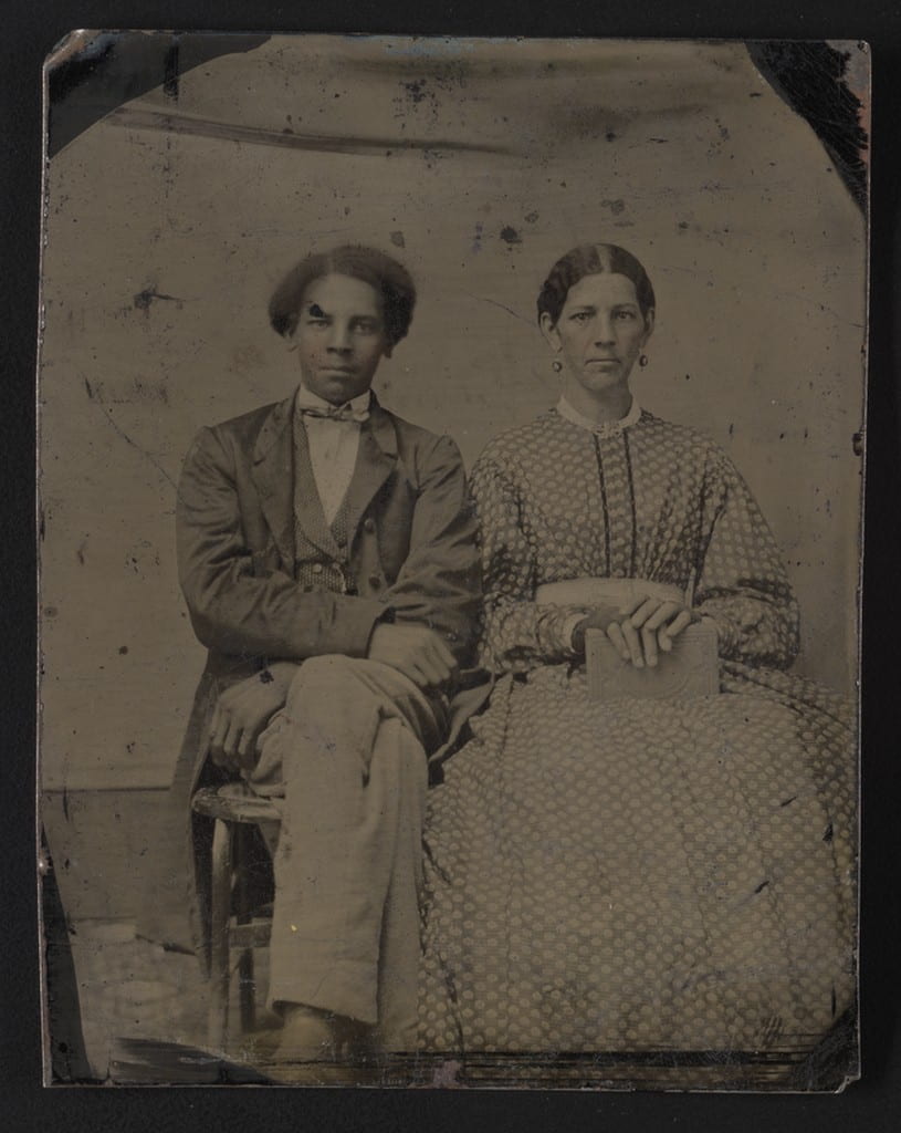 Potrait of a man and woman, seated