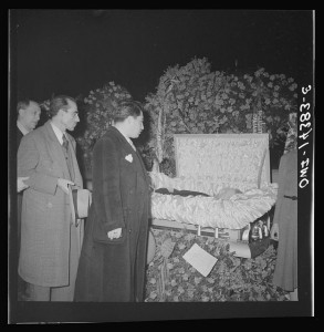 Photo taken by Marjory Collins, 1943, “New York, New York. Mourners at the funeral of Carlo Tresca, the Italian anarchist publisher of Il Martello, who was murdered on Fifth Avenue. The funeral was held in Manhattan Center and was attended by over 5000 anti-facists.” From Library of Congress: Farm Security Administration – Office of War Information Photograph Collection. 