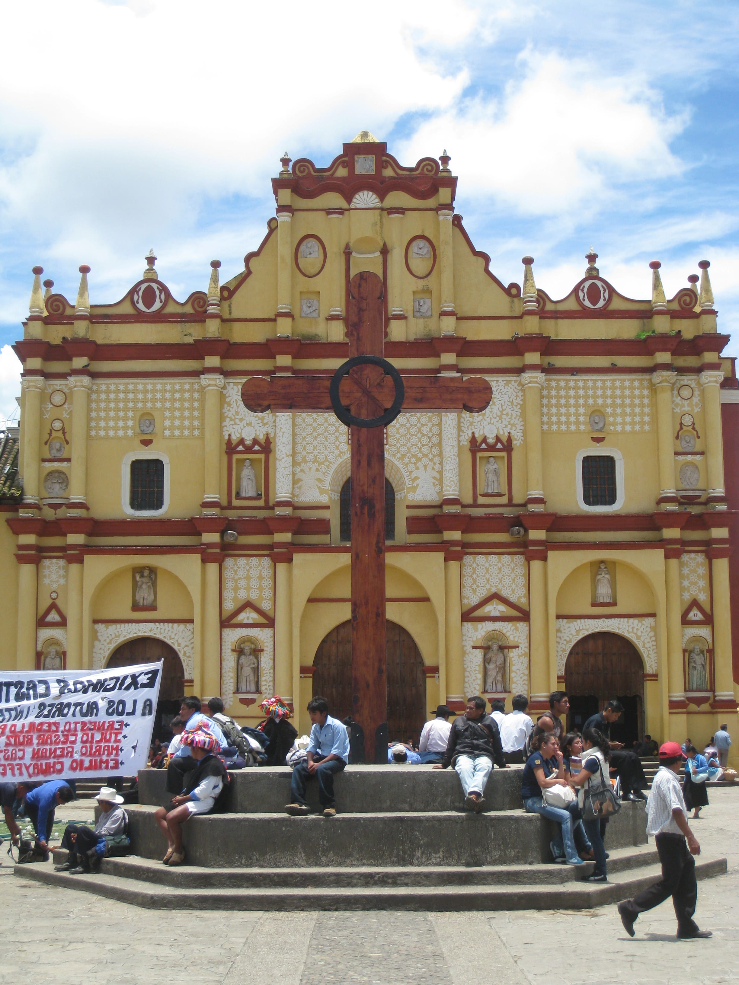 Cathedral, San Cristobal (L.Naylor)