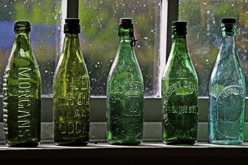 Five Green Bottles - photo by Leo Reynolds on Flickr-001