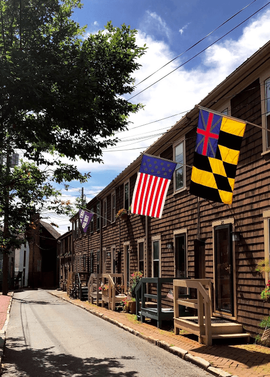 Reproduction John Shaw flag hanging outside an Annapolis home.