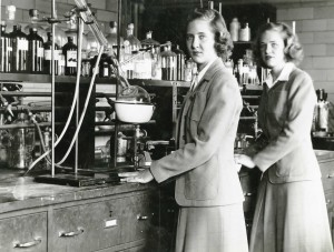 1608 Dot and Catherine in lab for posting